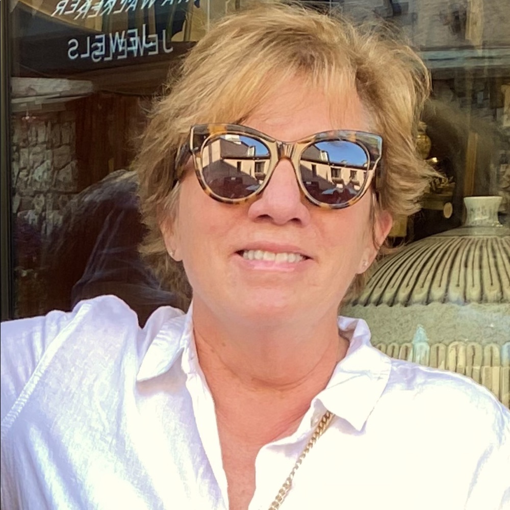 Meet your Posher, Beverly